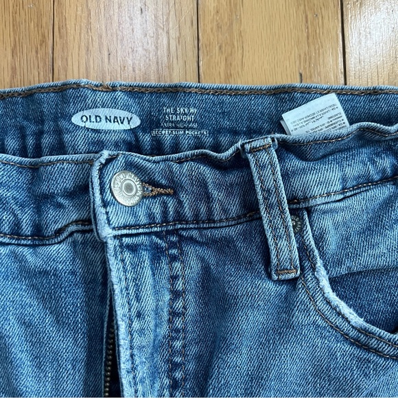 Old Navy women’s sky high straight jeans, size 12 - Picture 2 of 8